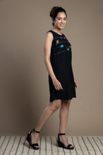 Load image into Gallery viewer, Black Bird Motif Shift Dress
