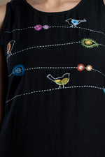 Load image into Gallery viewer, Black Bird Motif Shift Dress
